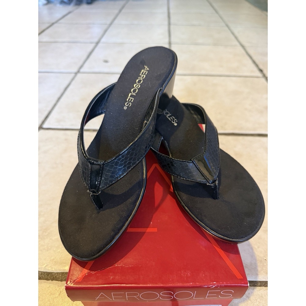 NIB Aerosoles Women's Wide Eyes Sandals Size 5.5